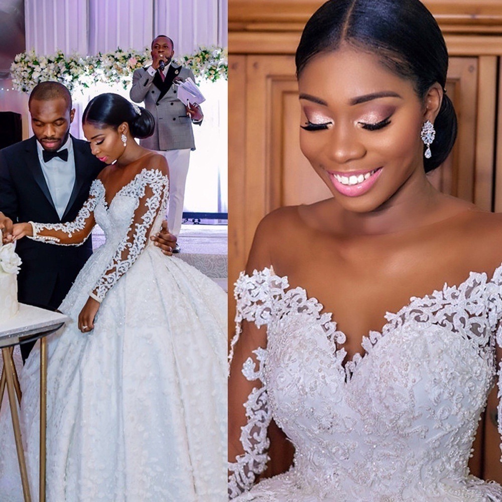 Brautkleid mit Perlen im dreidimensionalen Schnitt