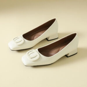 Brautschuhe aus Schafsleder mit quadratischer Schnalle