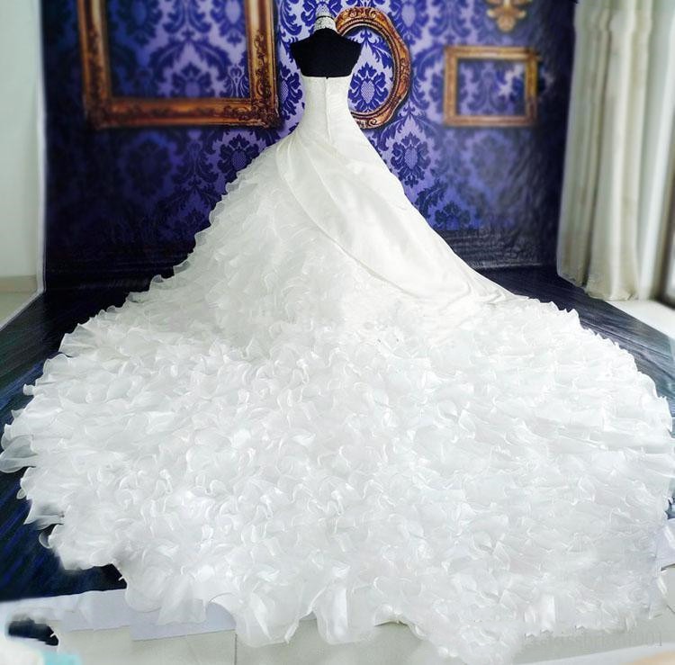 Prinzessin Brautkleid ärmellos mit Spitze und Tüllrock